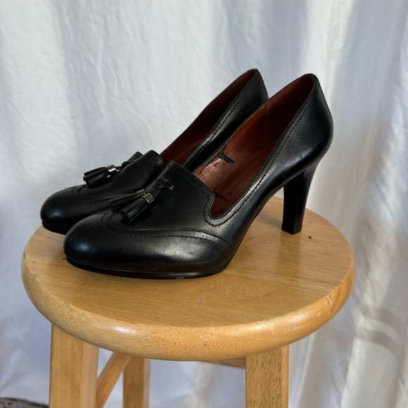 Naturalizer Shoes - Naturalizer ✨ women’s black loafers with a heel size 7.5